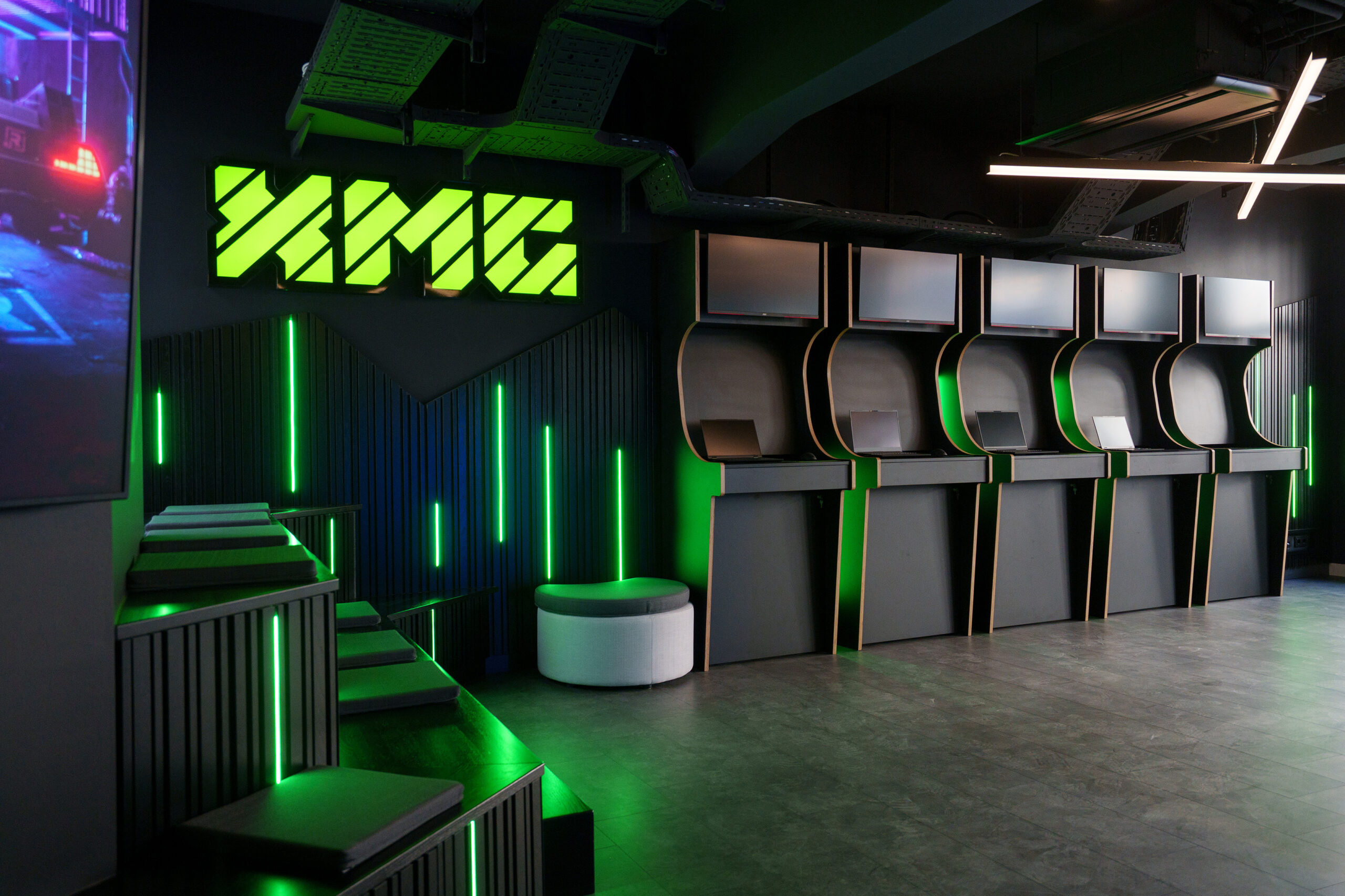 r42_gaming-area_arcades_leipzig Arcade Automaten in der Gaming Area im R42.
