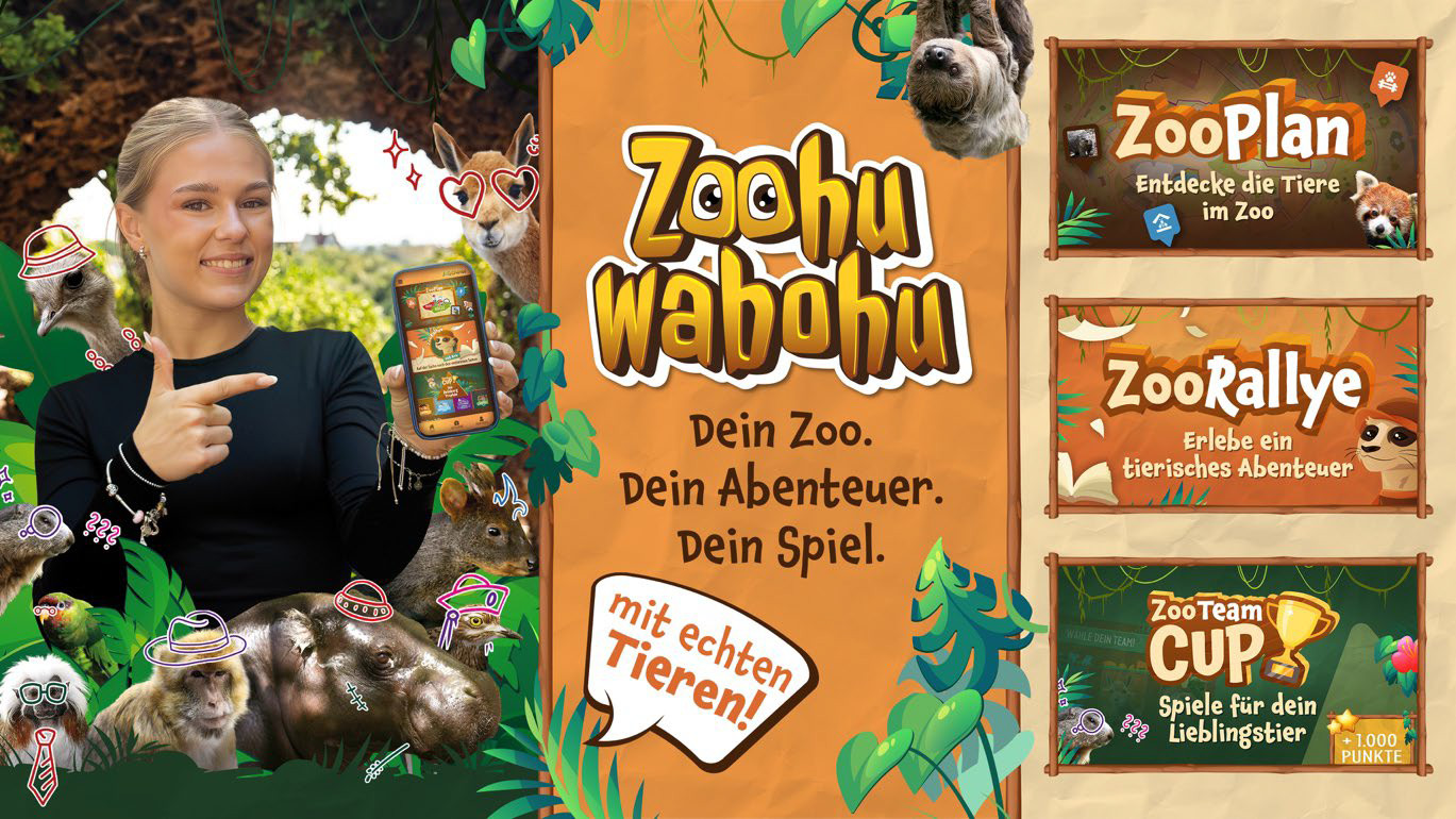 Eine junge Frau mit blondem Zopf steht am linken Bildrand. In der linken Hand hält sie ein Smartphone auf dem die Zoohuwabohu-App zu sehen ist. Mit der rechten Hand zeigt sie auf das Smartphone. Um die Frau herum sind Zootiere, die auf das Foto aufgemalte Hüte, Brillen und ähnliches tragen. In der Mitte ist eine Art Stamm in Comicart. Darauf steht Zoohuwabohu Dein Zoo. Dein Abenteuer. Dein Spiel. Mit echten Tieren. Auf der rechten Seite des Bildes sind die drei Möglichkeiten der App aufgezeigt: ZooPlan, ZooRallye und ZooTeam Cup.